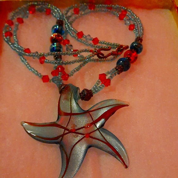 HANDMADE  BEADED Jewelry - HANDMADE BEADED STARFISH NECKLACE.